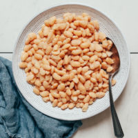 Bowl of Instant Pot White Beans